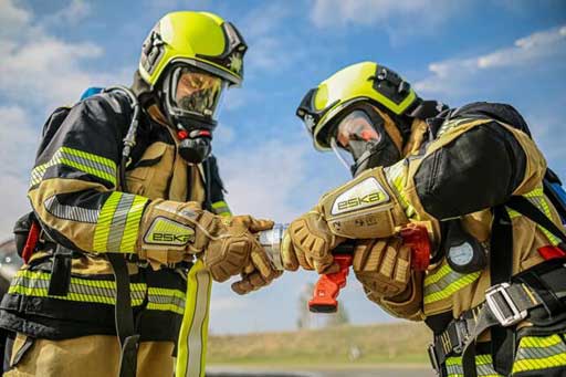 Életmentő fogások – Miért az ESKA kesztyű a tűzoltók legjobb barátja?